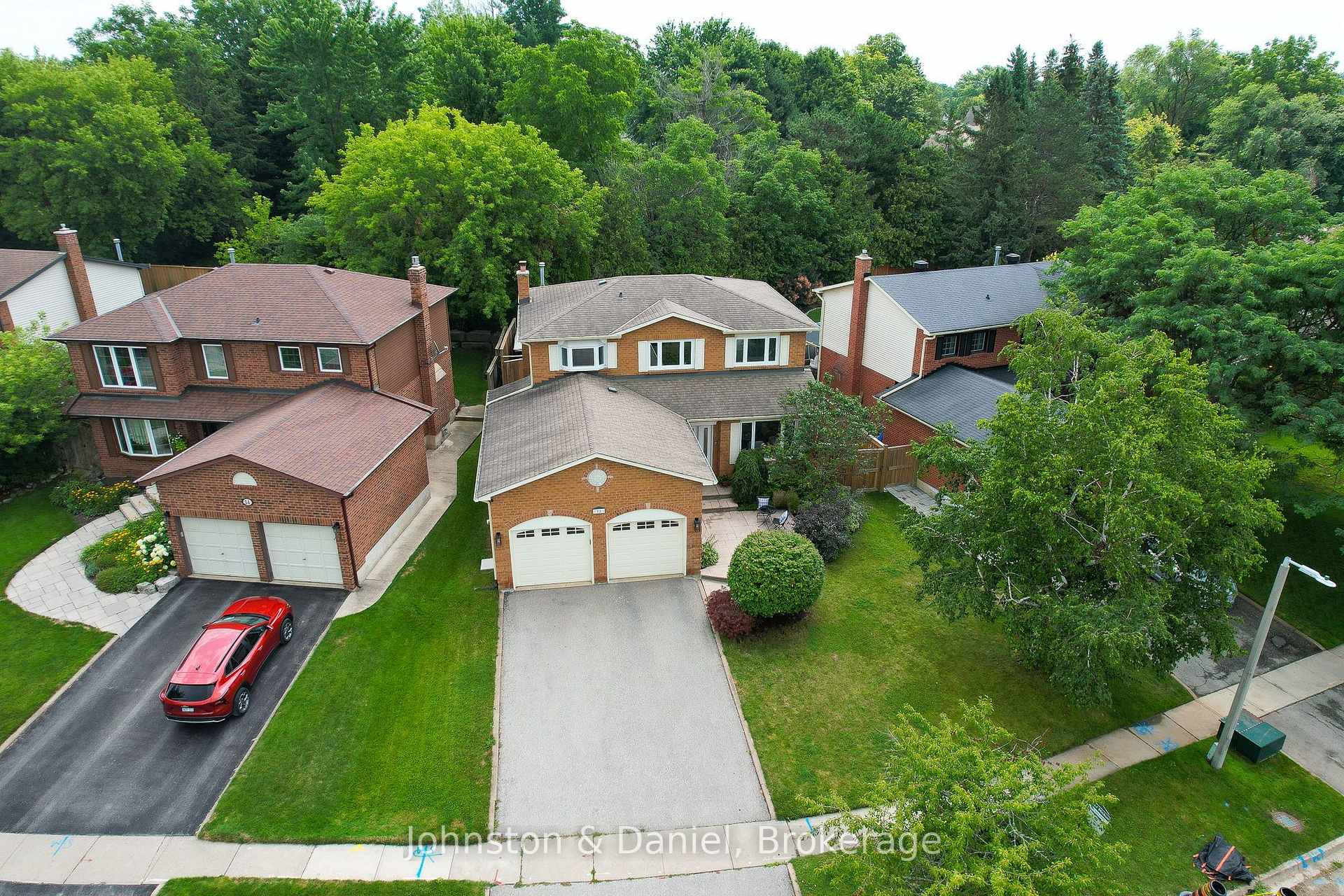 Photo 8 of 12 Jason Crescent, Halton Hills, Georgetown — HOMEH