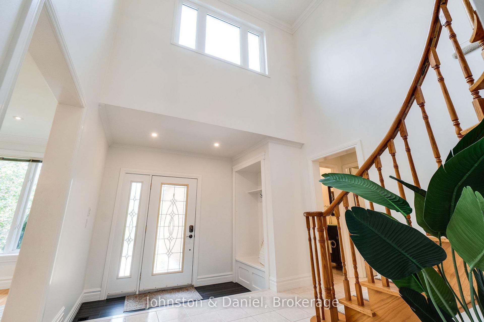 Photo 10 of 12 Jason Crescent, Halton Hills, Georgetown — HOMEH