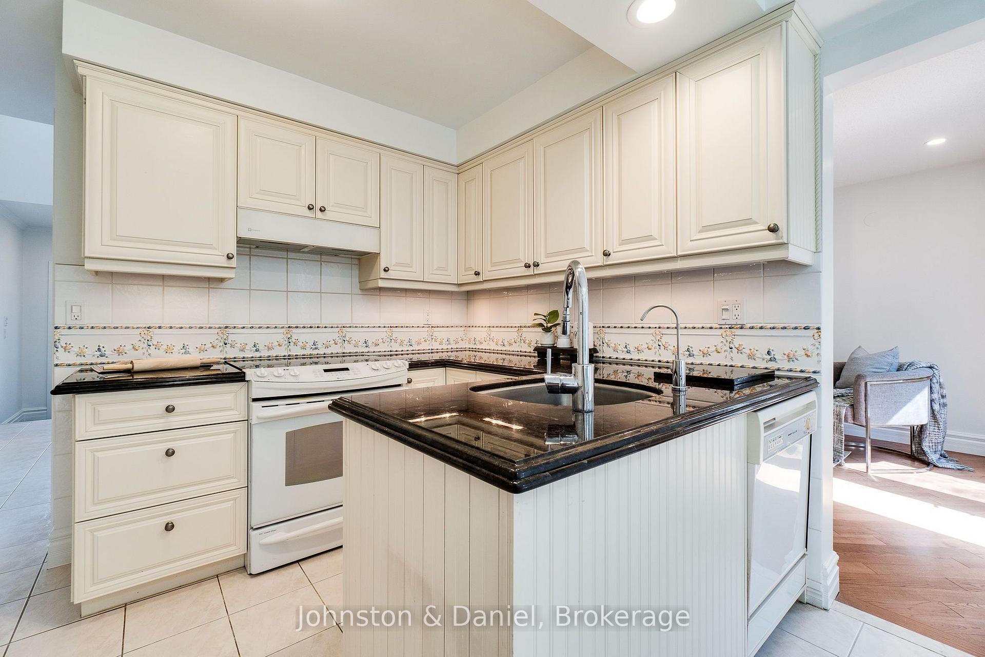 Photo 18 of 12 Jason Crescent, Halton Hills, Georgetown — HOMEH