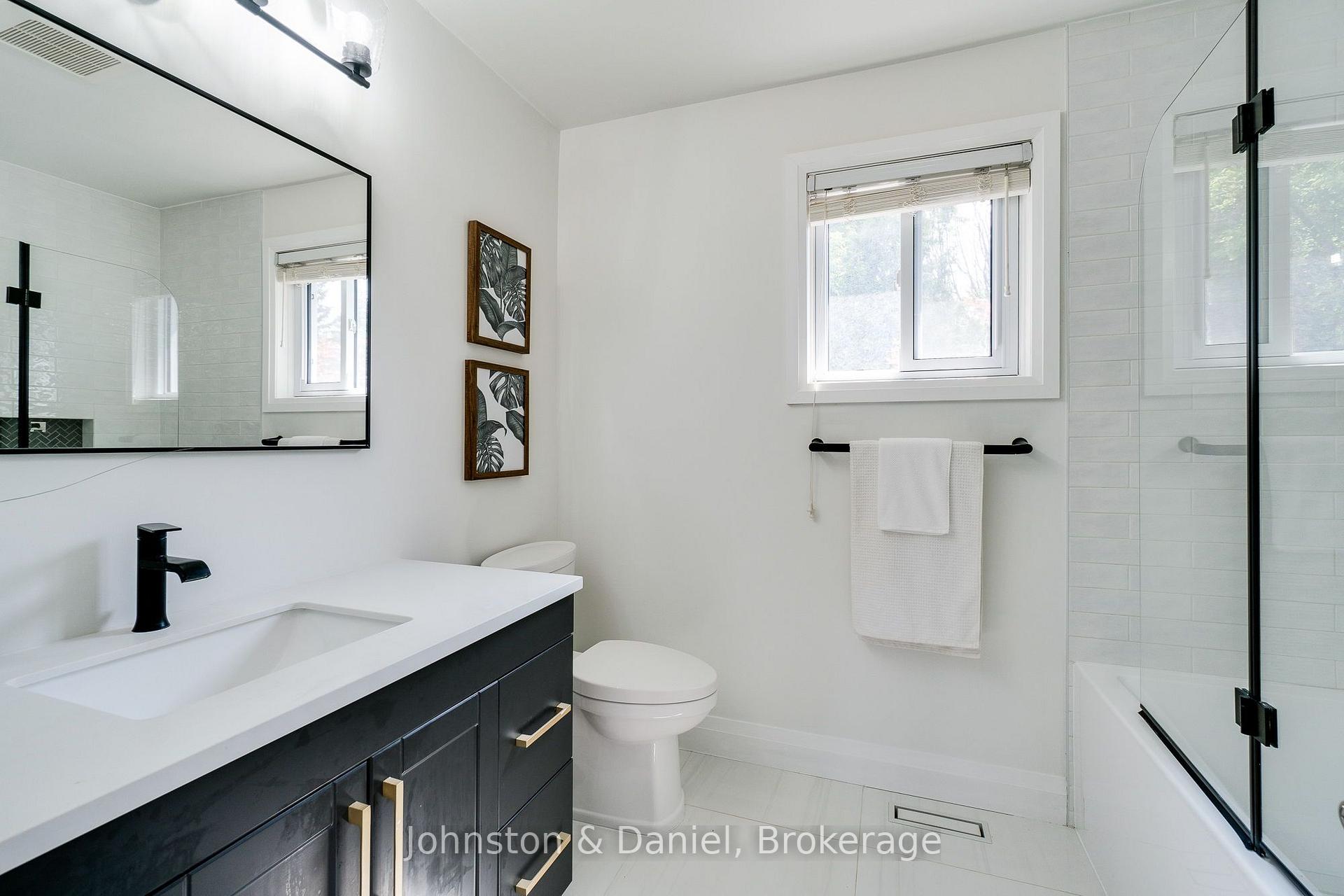 Photo 37 of 12 Jason Crescent, Halton Hills, Georgetown — HOMEH