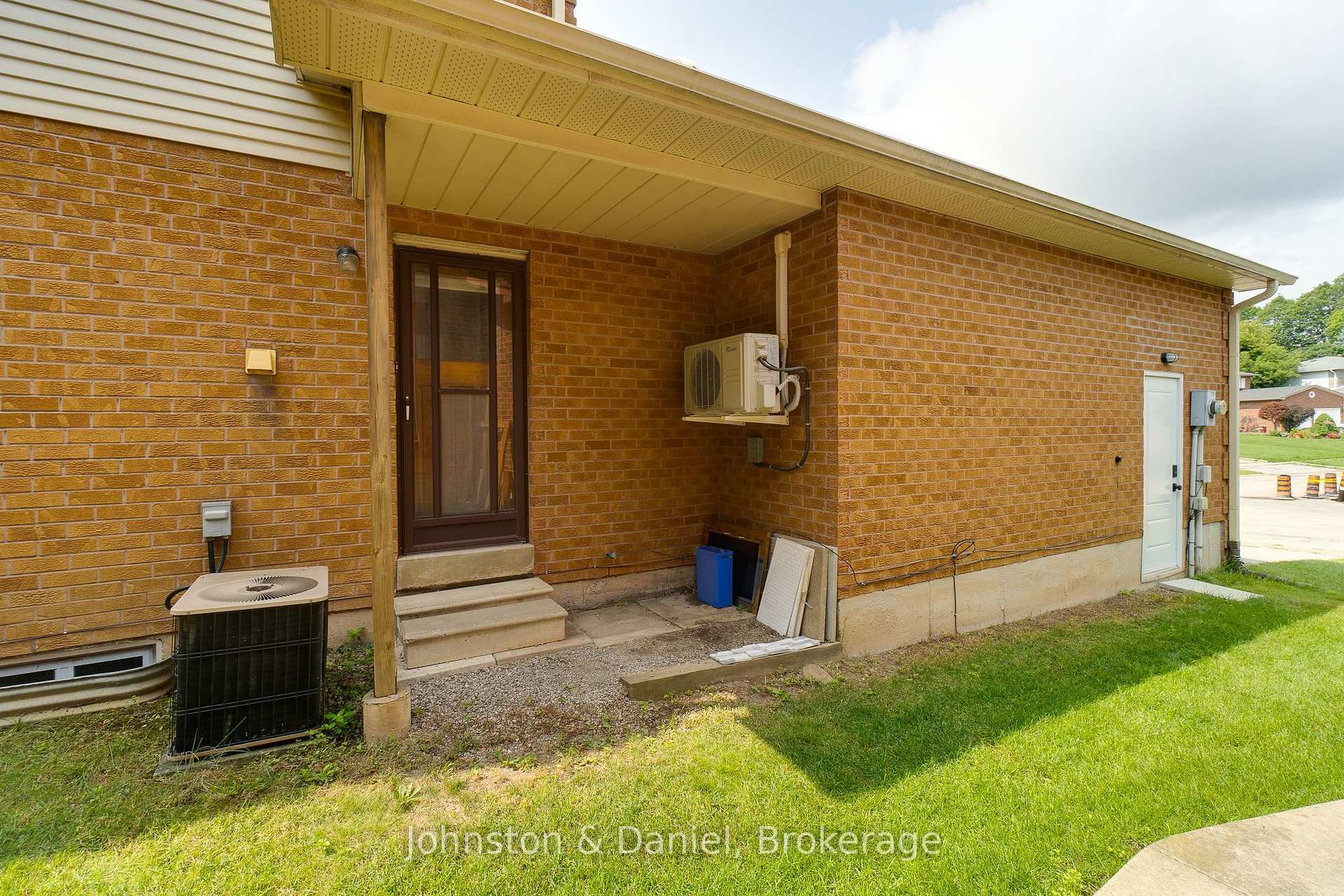 Photo 45 of 12 Jason Crescent, Halton Hills, Georgetown — HOMEH