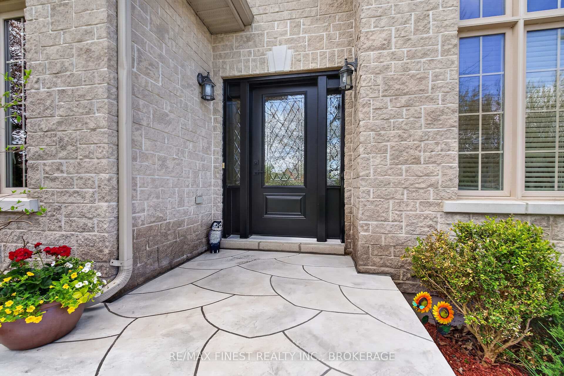 Photo 5 of 417 Mccallum Street, Kingston, Kingston East (Incl Barret Crt) — HOMEH