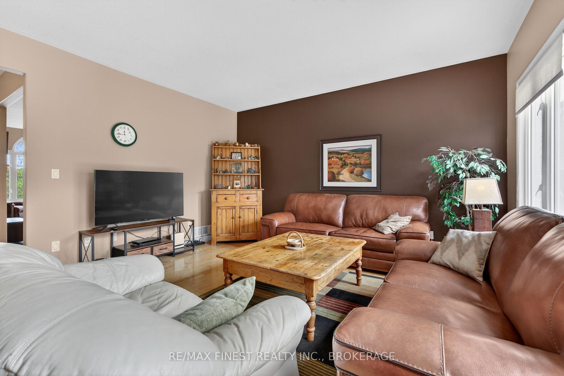 Photo 11 of 417 Mccallum Street, Kingston, Kingston East (Incl Barret Crt) — HOMEH