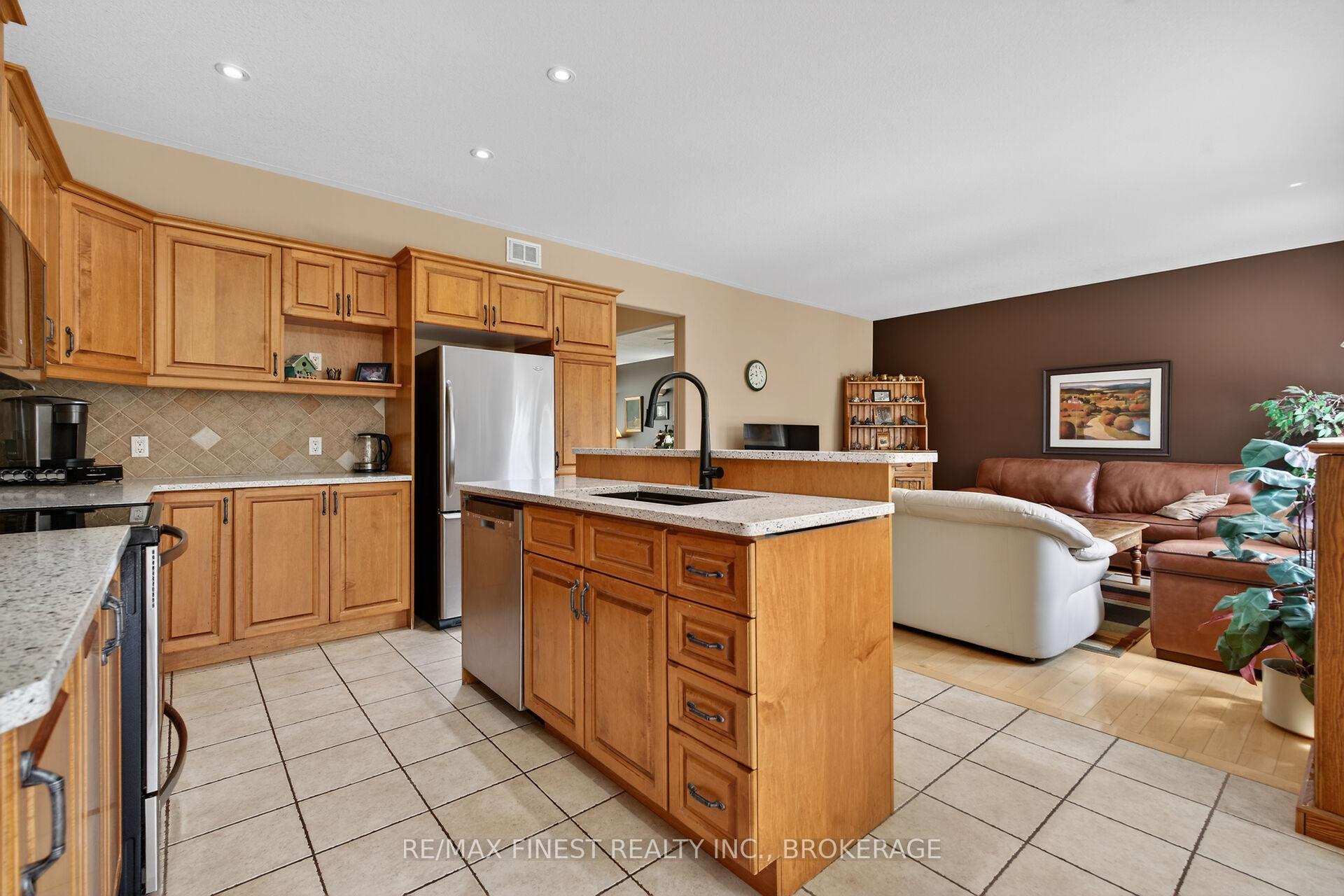 Photo 17 of 417 Mccallum Street, Kingston, Kingston East (Incl Barret Crt) — HOMEH
