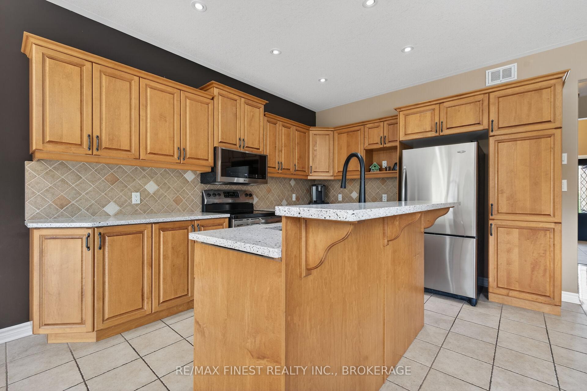 Photo 19 of 417 Mccallum Street, Kingston, Kingston East (Incl Barret Crt) — HOMEH