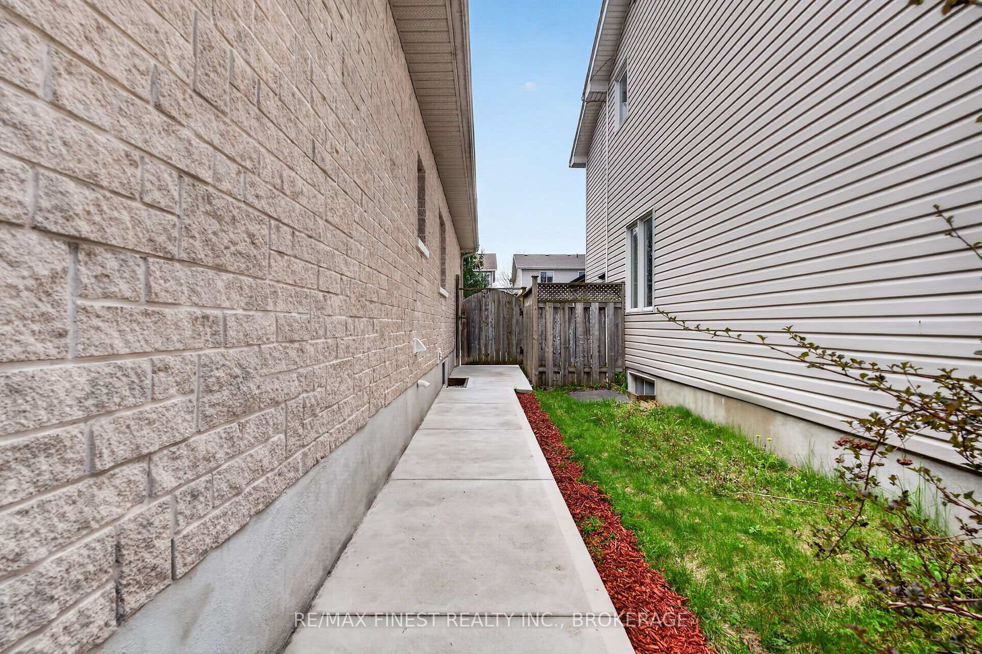 Photo 48 of 417 Mccallum Street, Kingston, Kingston East (Incl Barret Crt) — HOMEH