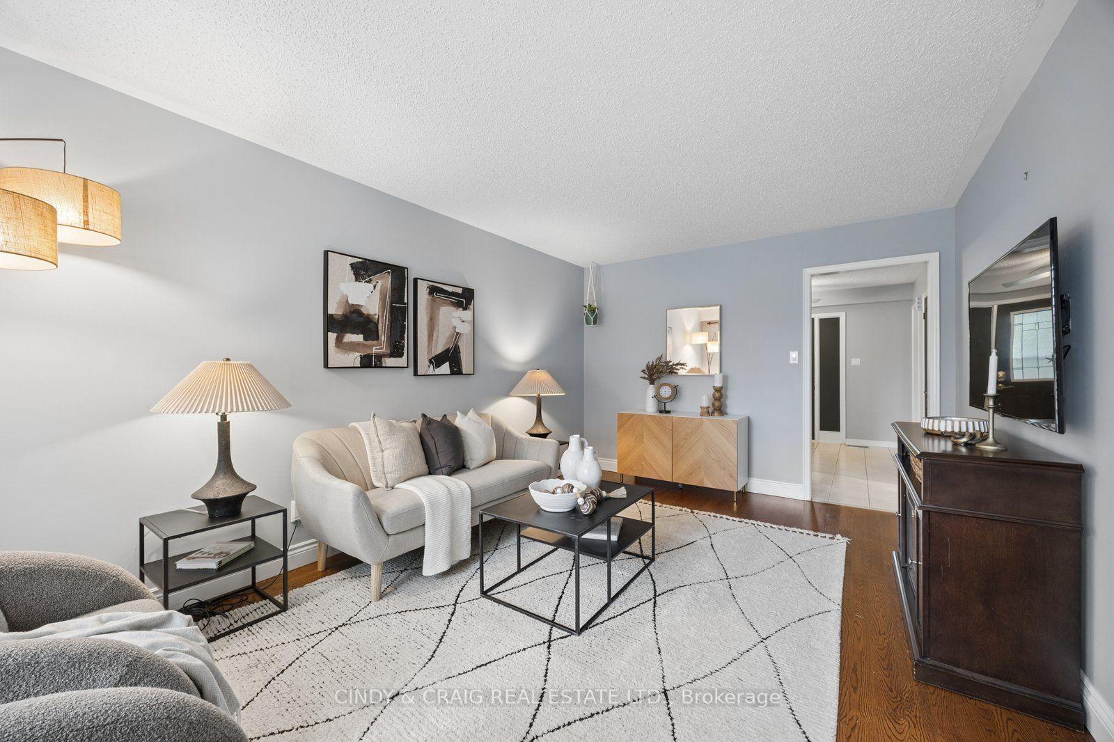 Photo 4 of 69 Kintyre Street, Clarington, Courtice — HOMEH
