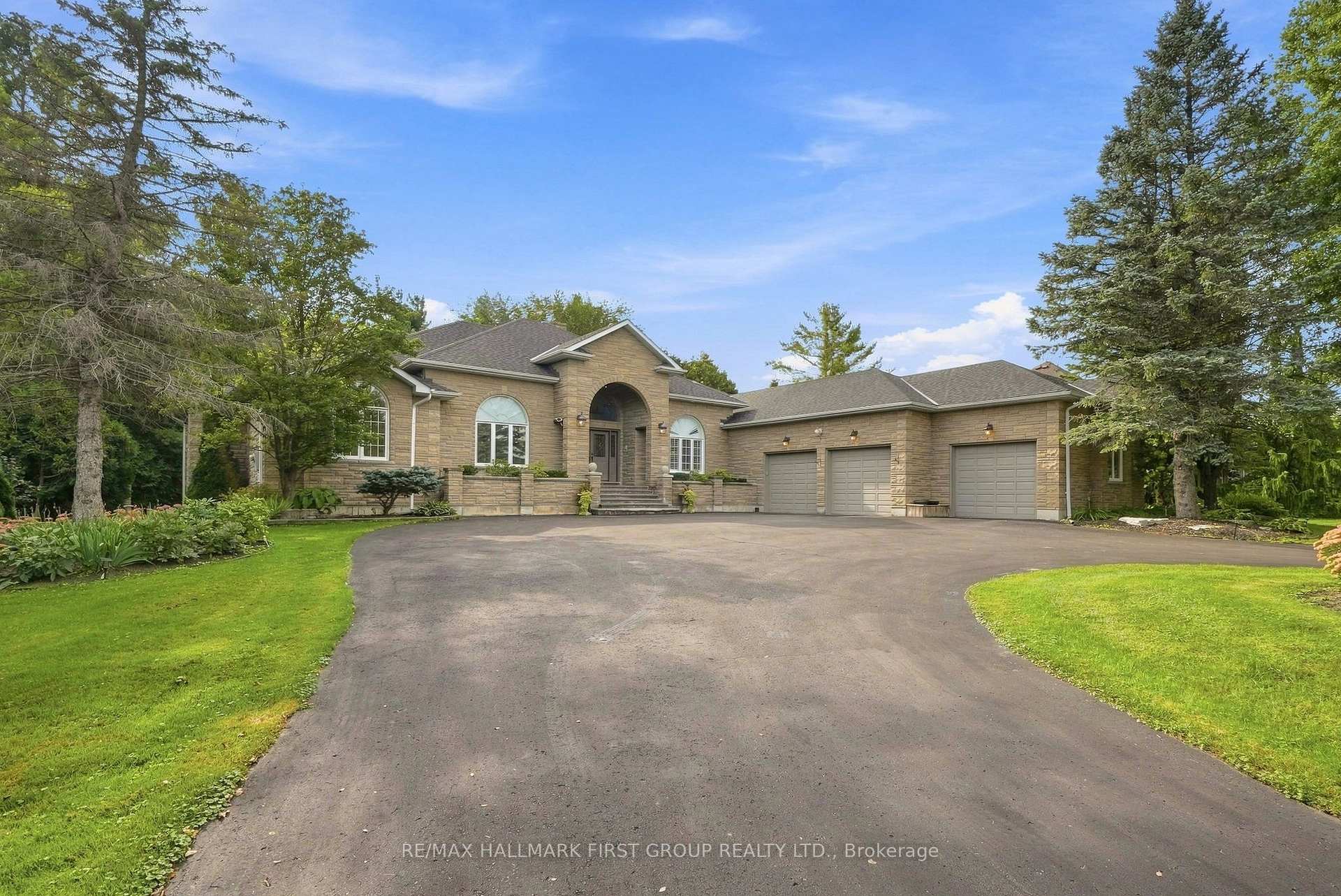 Photo 3 of 48 Buggey Lane, Ajax, Northeast Ajax — HOMEH