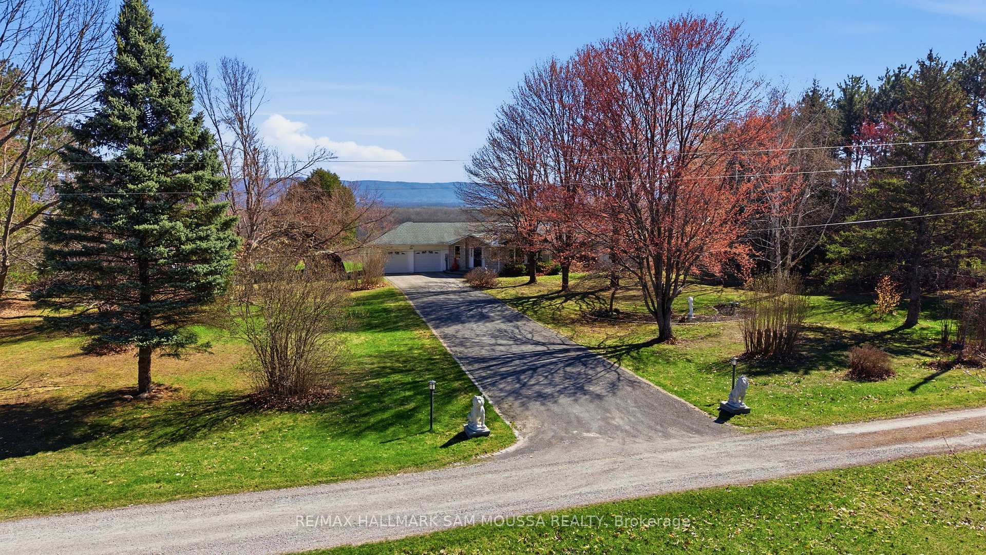 Photo 3 of 122 Colonel Nicholson Lane, Ottawa, Constance Bay — HOMEH