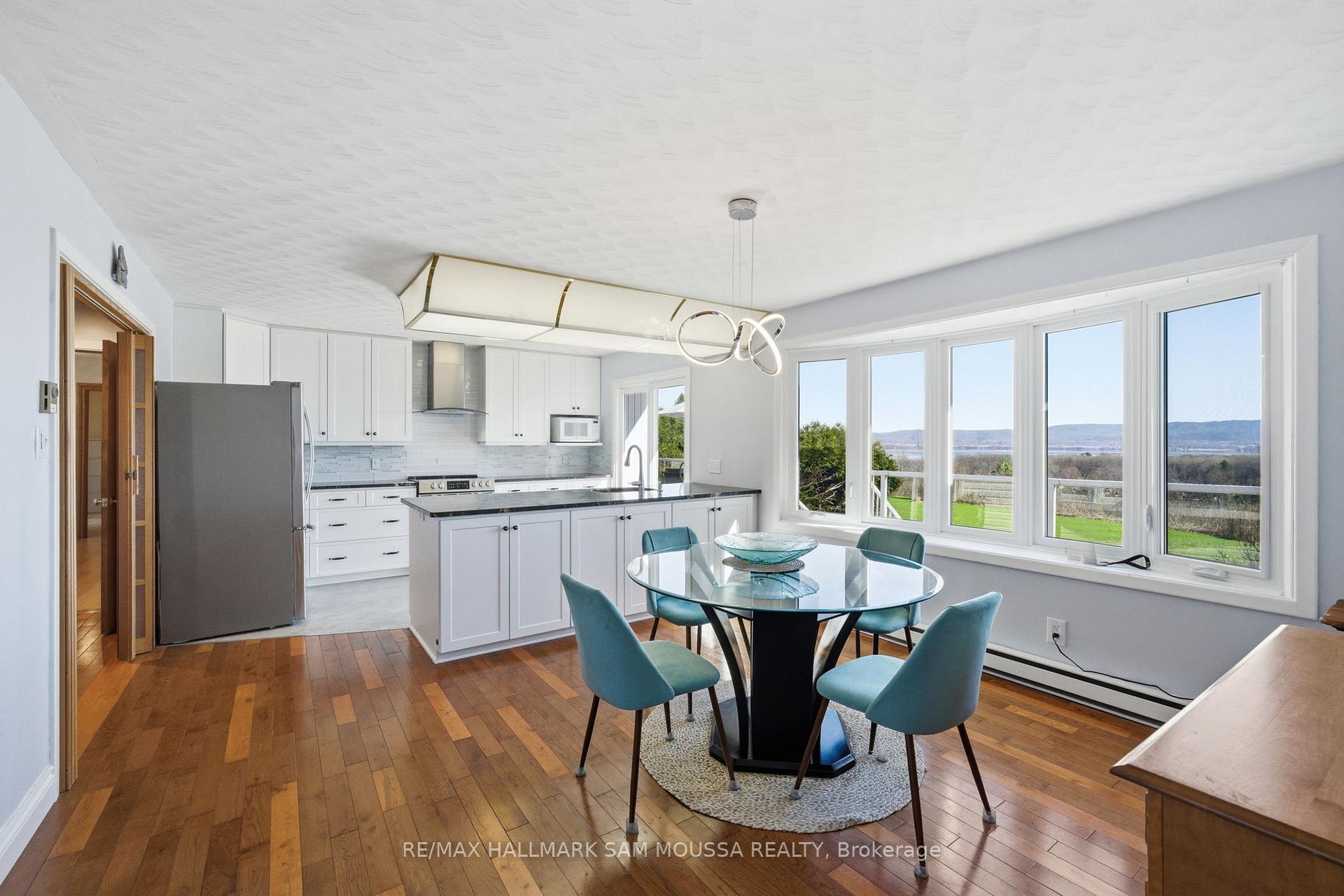 Photo 14 of 122 Colonel Nicholson Lane, Ottawa, Constance Bay — HOMEH