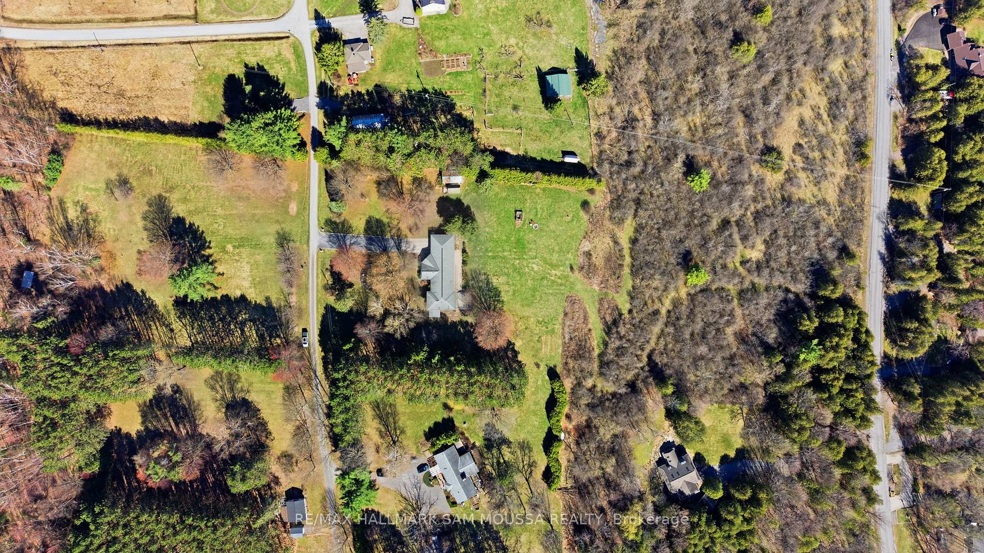 Photo 46 of 122 Colonel Nicholson Lane, Ottawa, Constance Bay — HOMEH