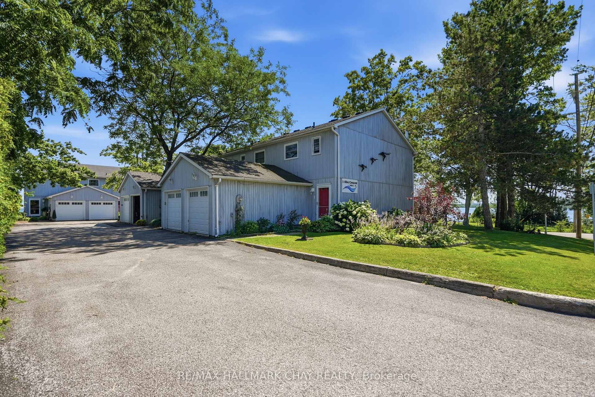 Photo 2 of Unit 4, 1 Olive Crescent, Orillia — HOMEH