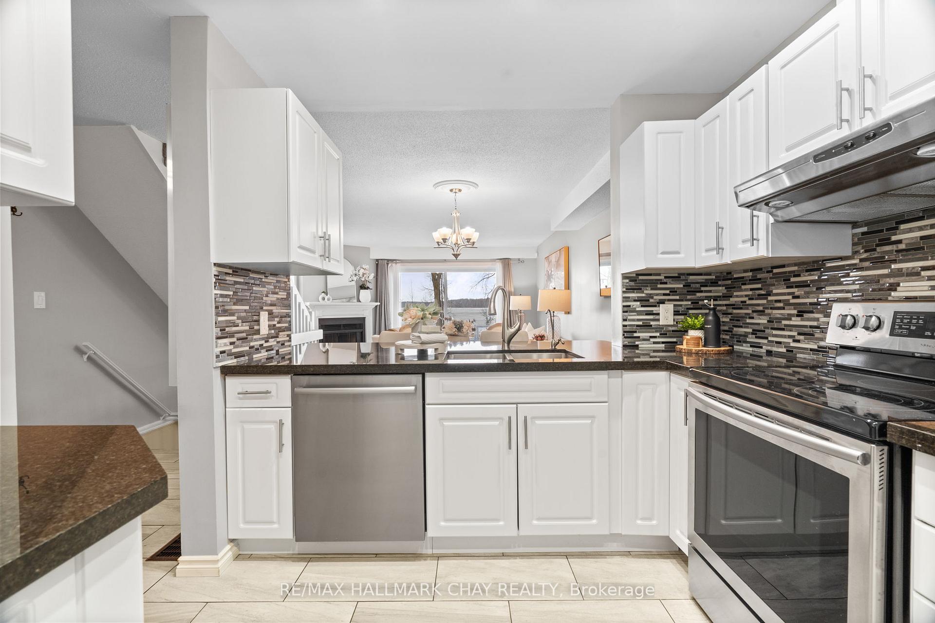 Photo 6 of Unit 4, 1 Olive Crescent, Orillia — HOMEH