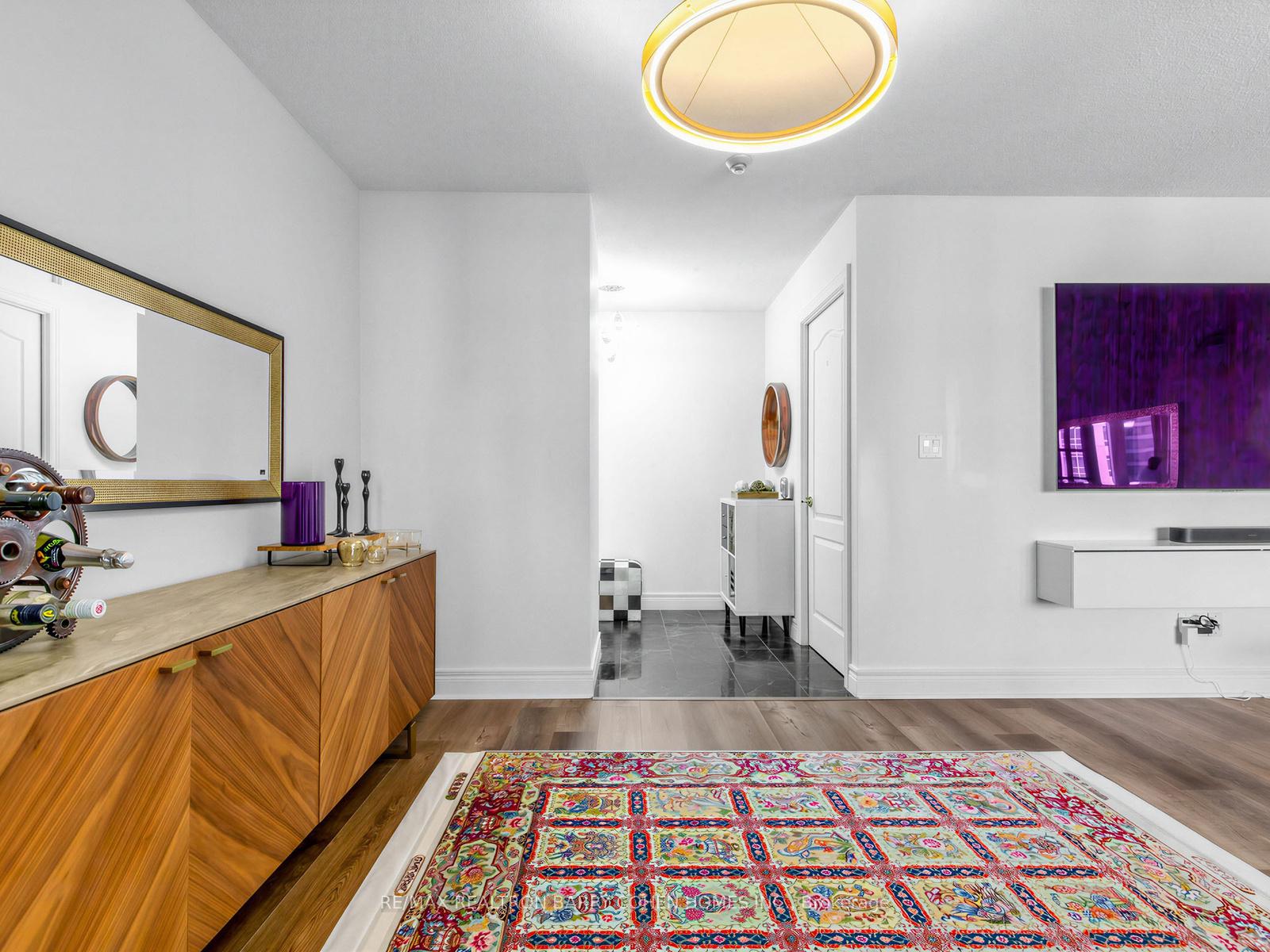 Photo 5 of Unit 812, 5418 Yonge Street, North York, Willowdale West — HOMEH