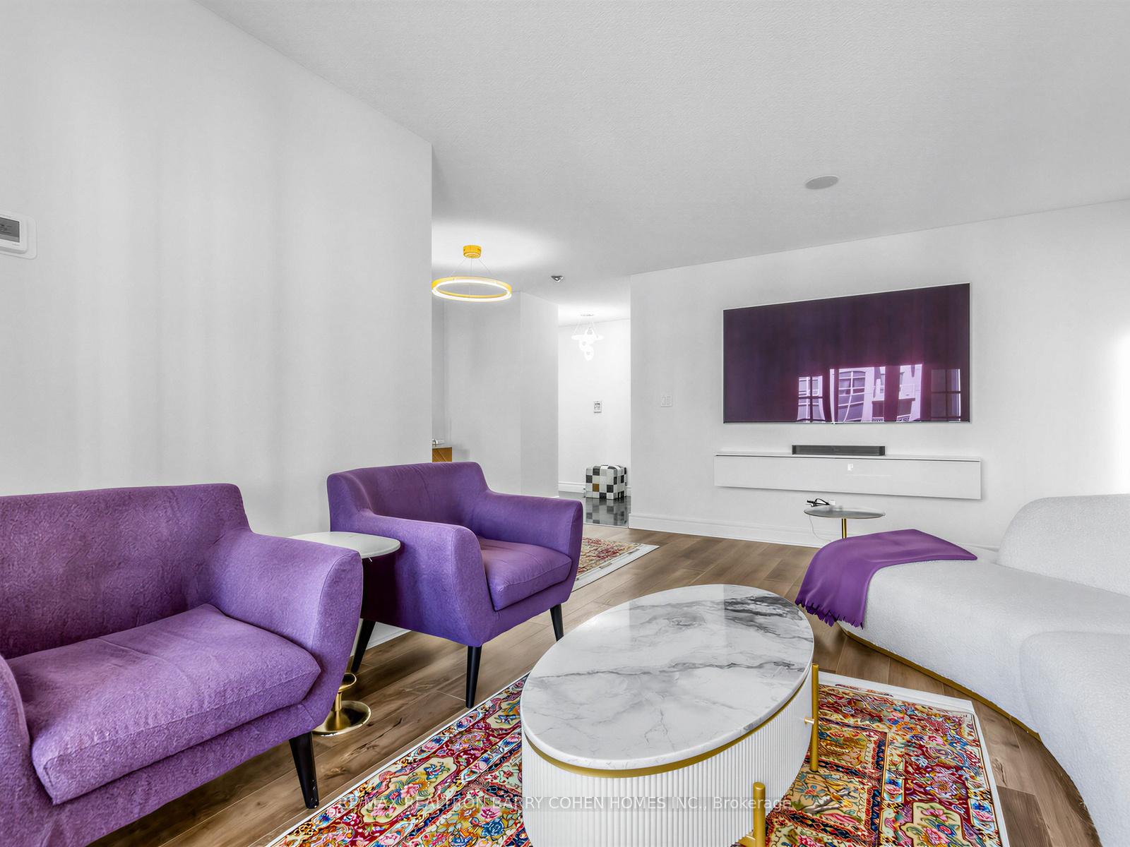 Photo 11 of Unit 812, 5418 Yonge Street, North York, Willowdale West — HOMEH