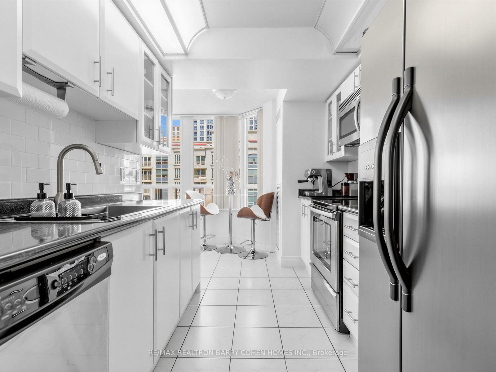 Photo 14 of Unit 812, 5418 Yonge Street, North York, Willowdale West — HOMEH