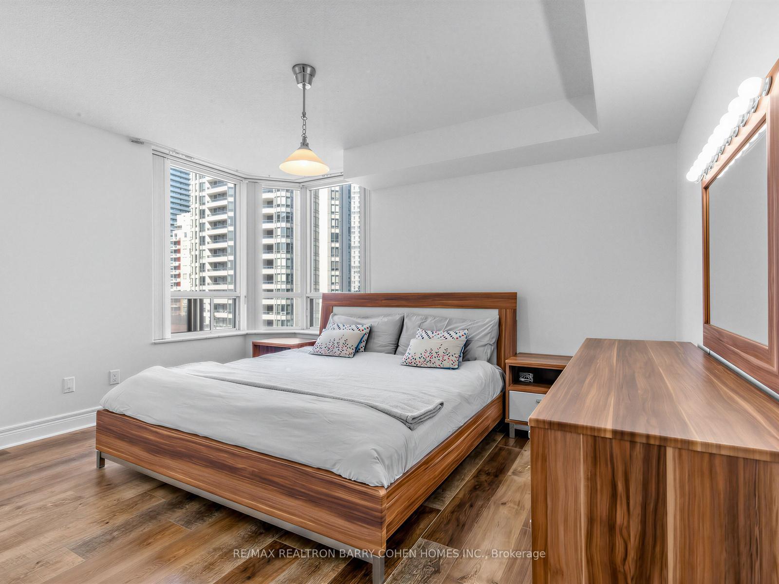 Photo 17 of Unit 812, 5418 Yonge Street, North York, Willowdale West — HOMEH