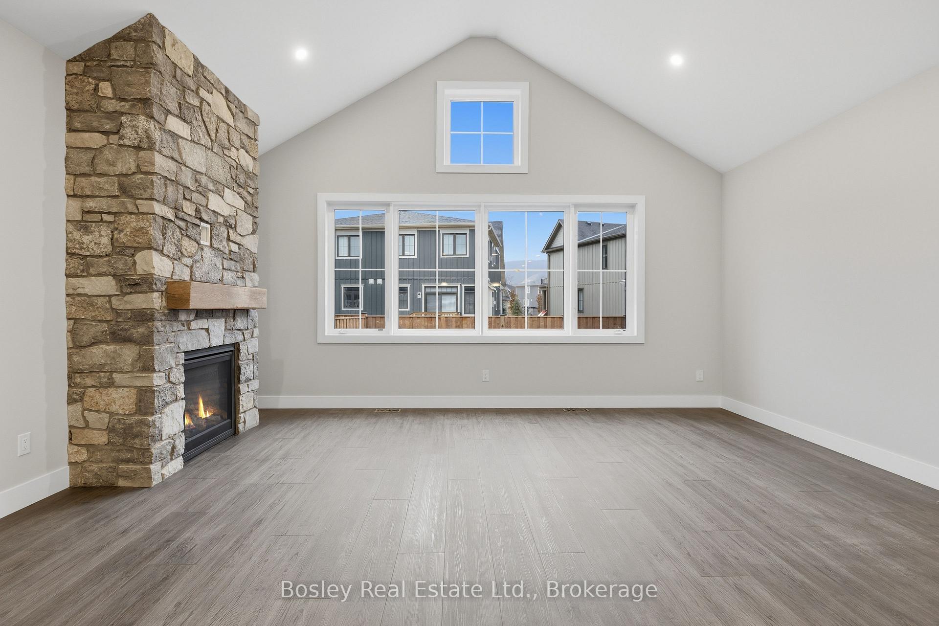 Photo 12 of 163 Sugar Maple Street, Blue Mountains — HOMEH