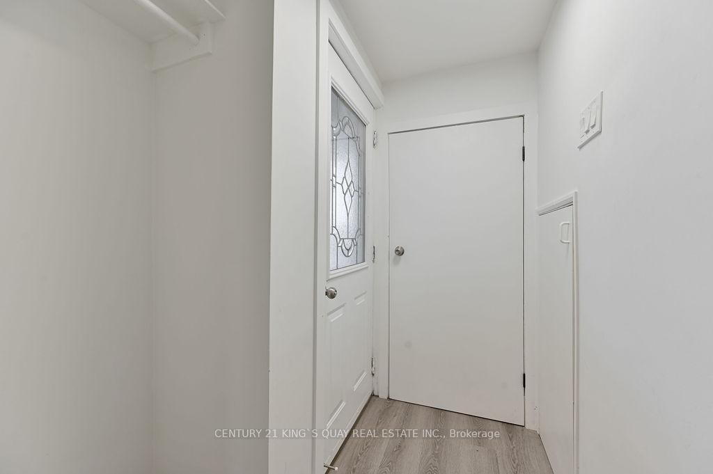 Photo 3 of Unit Lower, 989 Old Cummer Avenue, North York, Bayview Woods-Steeles — HOMEH