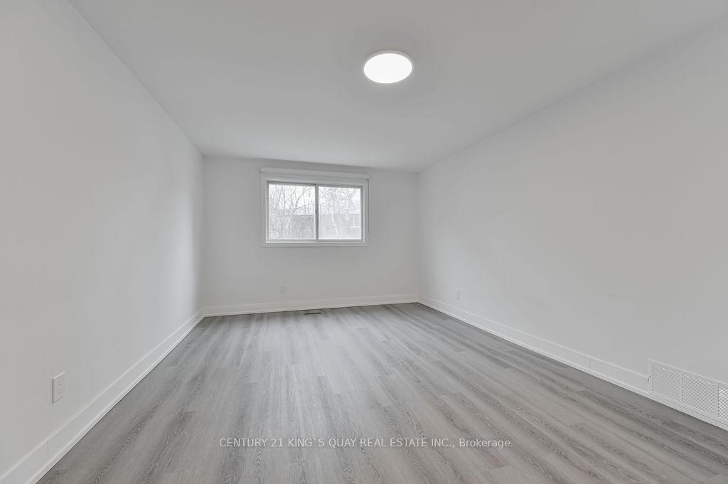 Photo 11 of Unit Lower, 989 Old Cummer Avenue, North York, Bayview Woods-Steeles — HOMEH