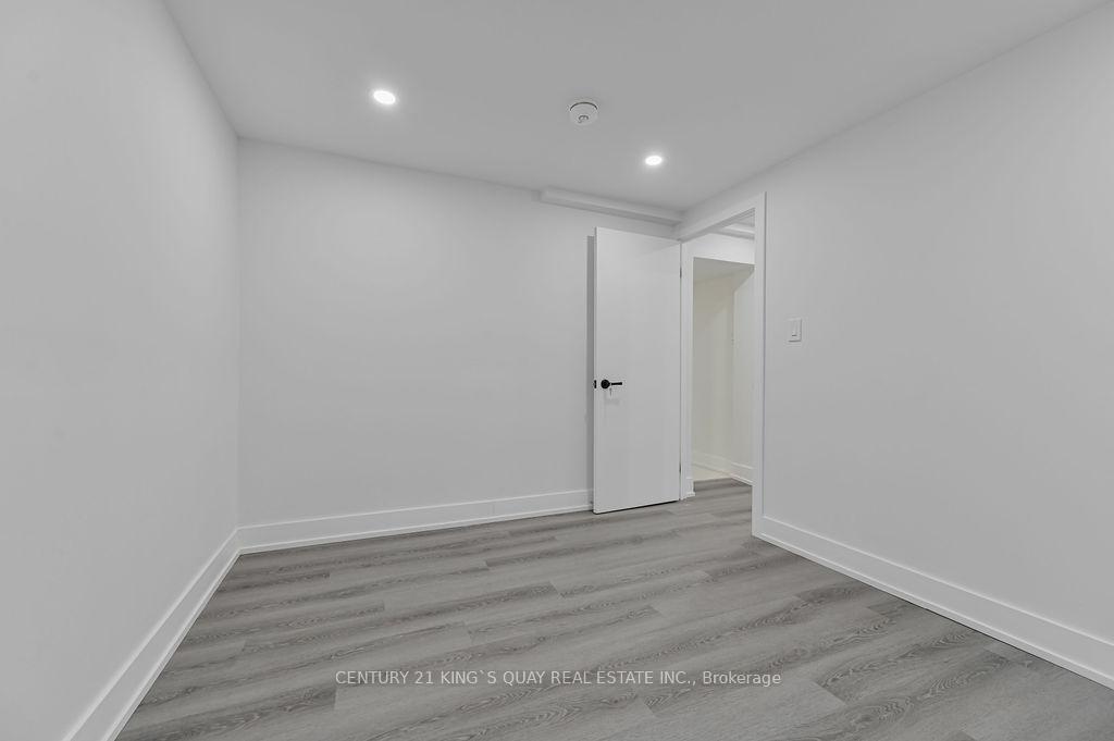 Photo 15 of Unit Lower, 989 Old Cummer Avenue, North York, Bayview Woods-Steeles — HOMEH