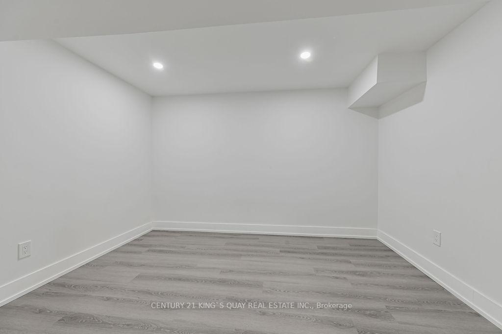 Photo 16 of Unit Lower, 989 Old Cummer Avenue, North York, Bayview Woods-Steeles — HOMEH