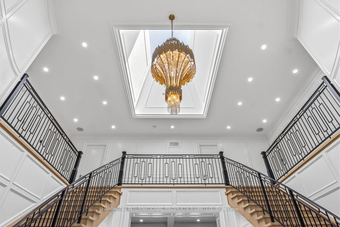Photo 6 of 118 Laurentide Drive, North York, Parkwoods-Donalda — HOMEH