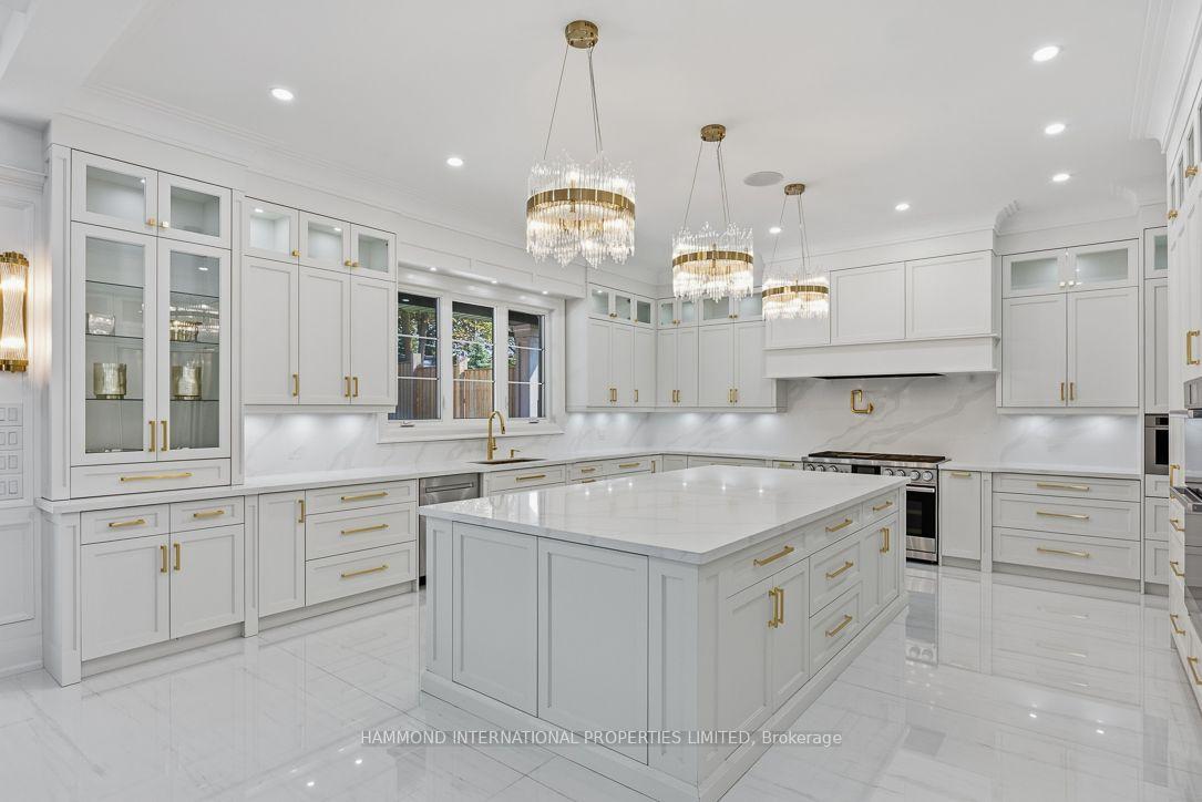 Photo 7 of 118 Laurentide Drive, North York, Parkwoods-Donalda — HOMEH