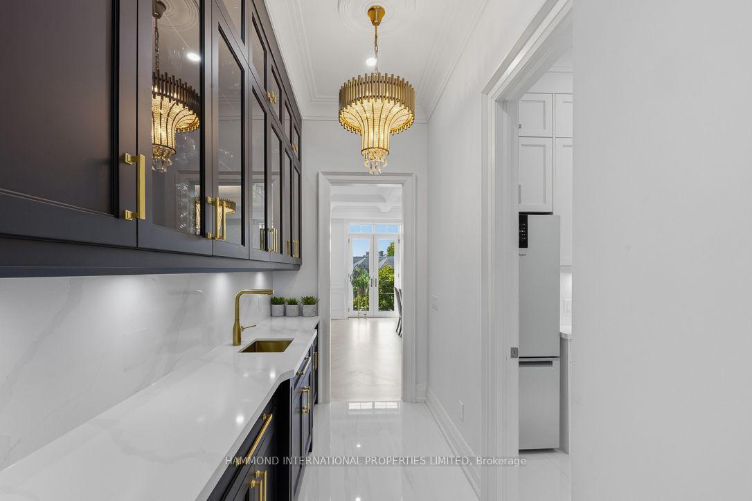 Photo 10 of 118 Laurentide Drive, North York, Parkwoods-Donalda — HOMEH