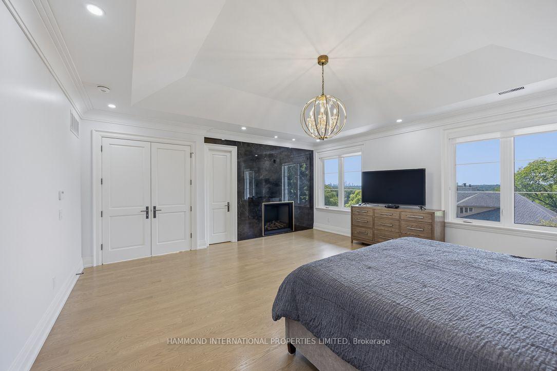 Photo 17 of 118 Laurentide Drive, North York, Parkwoods-Donalda — HOMEH