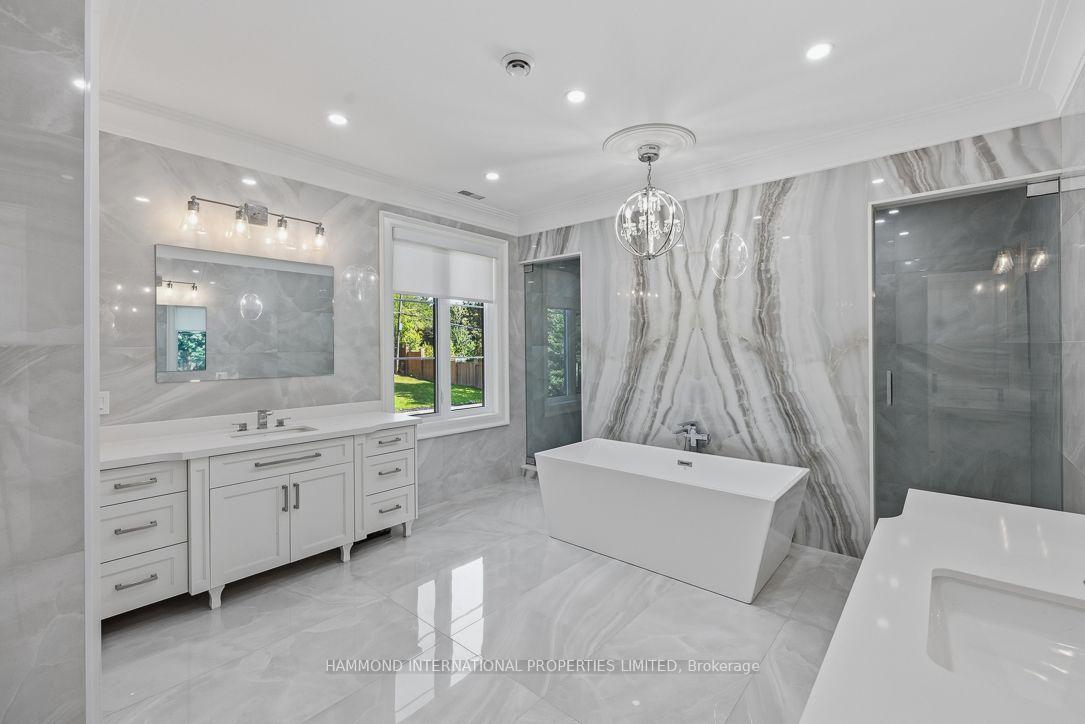 Photo 20 of 118 Laurentide Drive, North York, Parkwoods-Donalda — HOMEH
