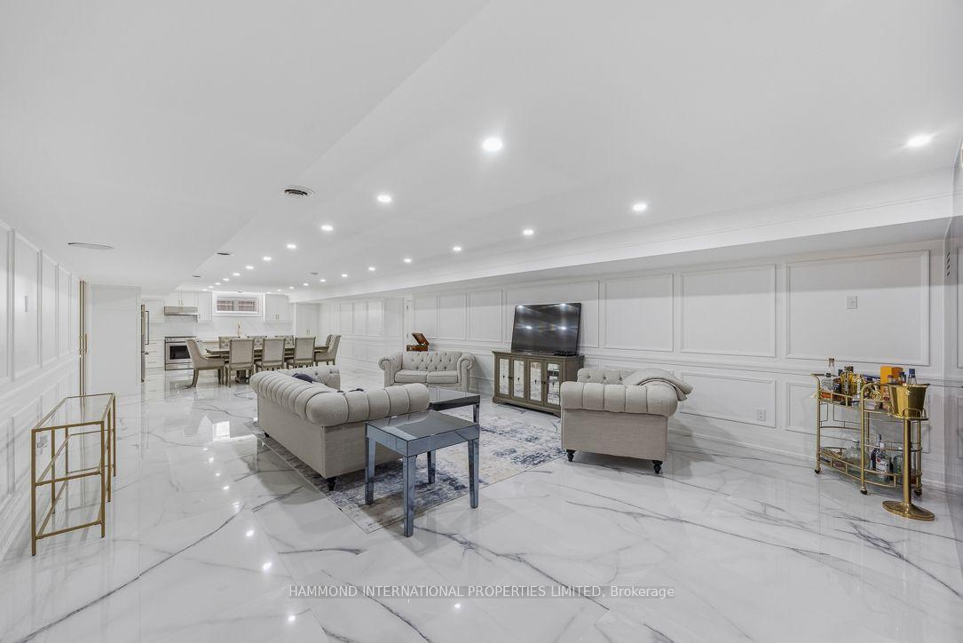 Photo 22 of 118 Laurentide Drive, North York, Parkwoods-Donalda — HOMEH