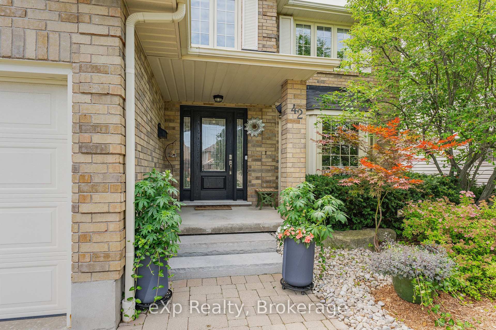 Photo 4 of 42 Pacific Place, Guelph, Dovercliffe Park/Old University — HOMEH
