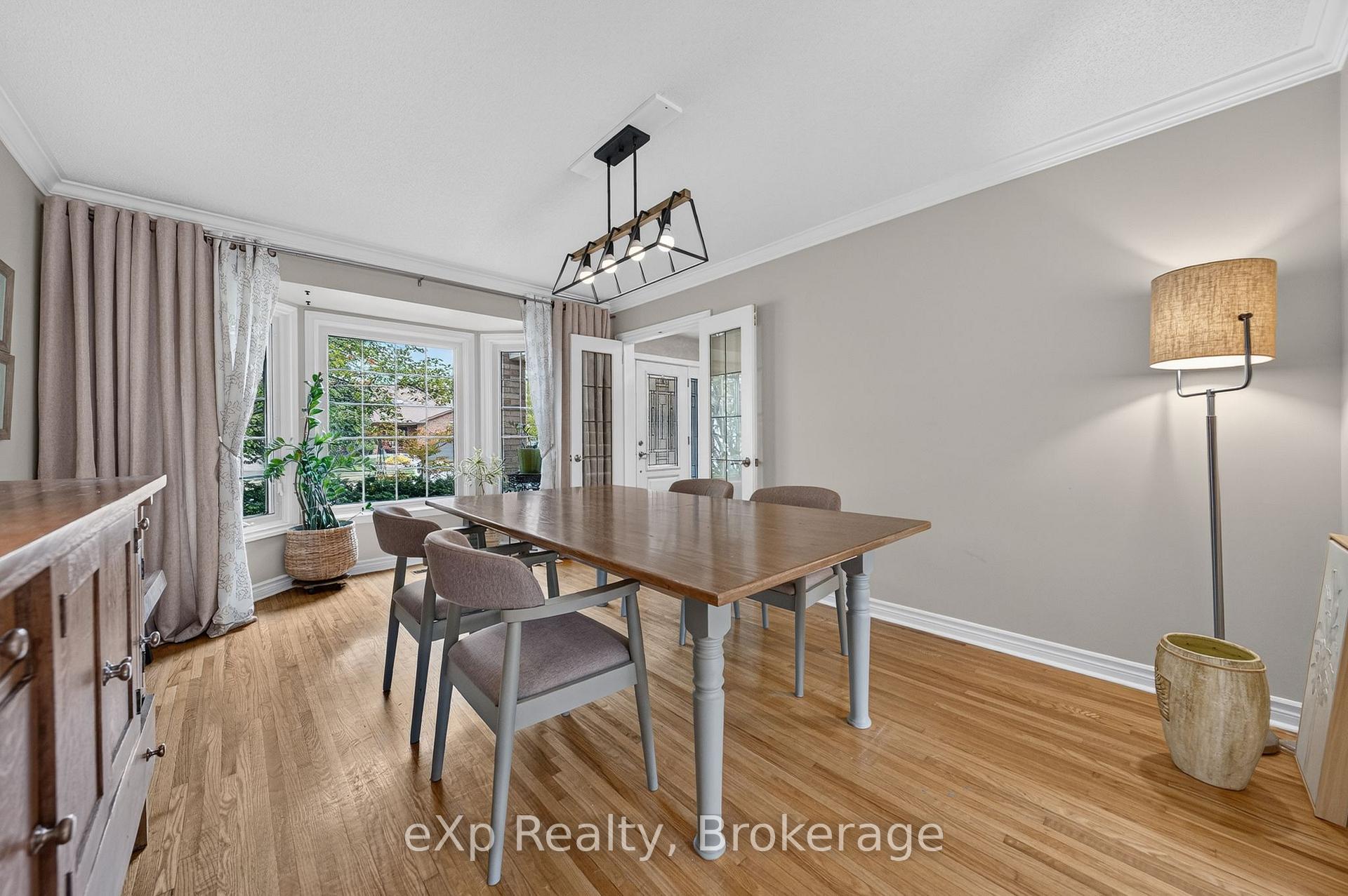 Photo 8 of 42 Pacific Place, Guelph, Dovercliffe Park/Old University — HOMEH