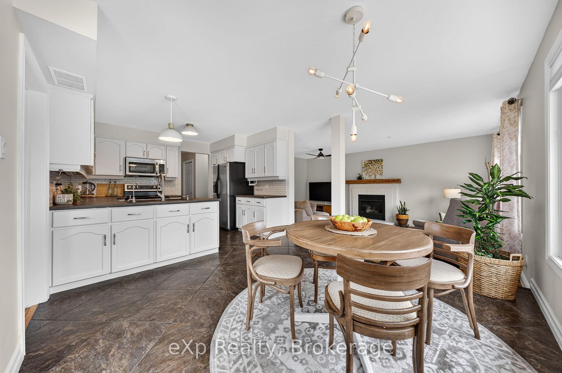 Photo 13 of 42 Pacific Place, Guelph, Dovercliffe Park/Old University — HOMEH
