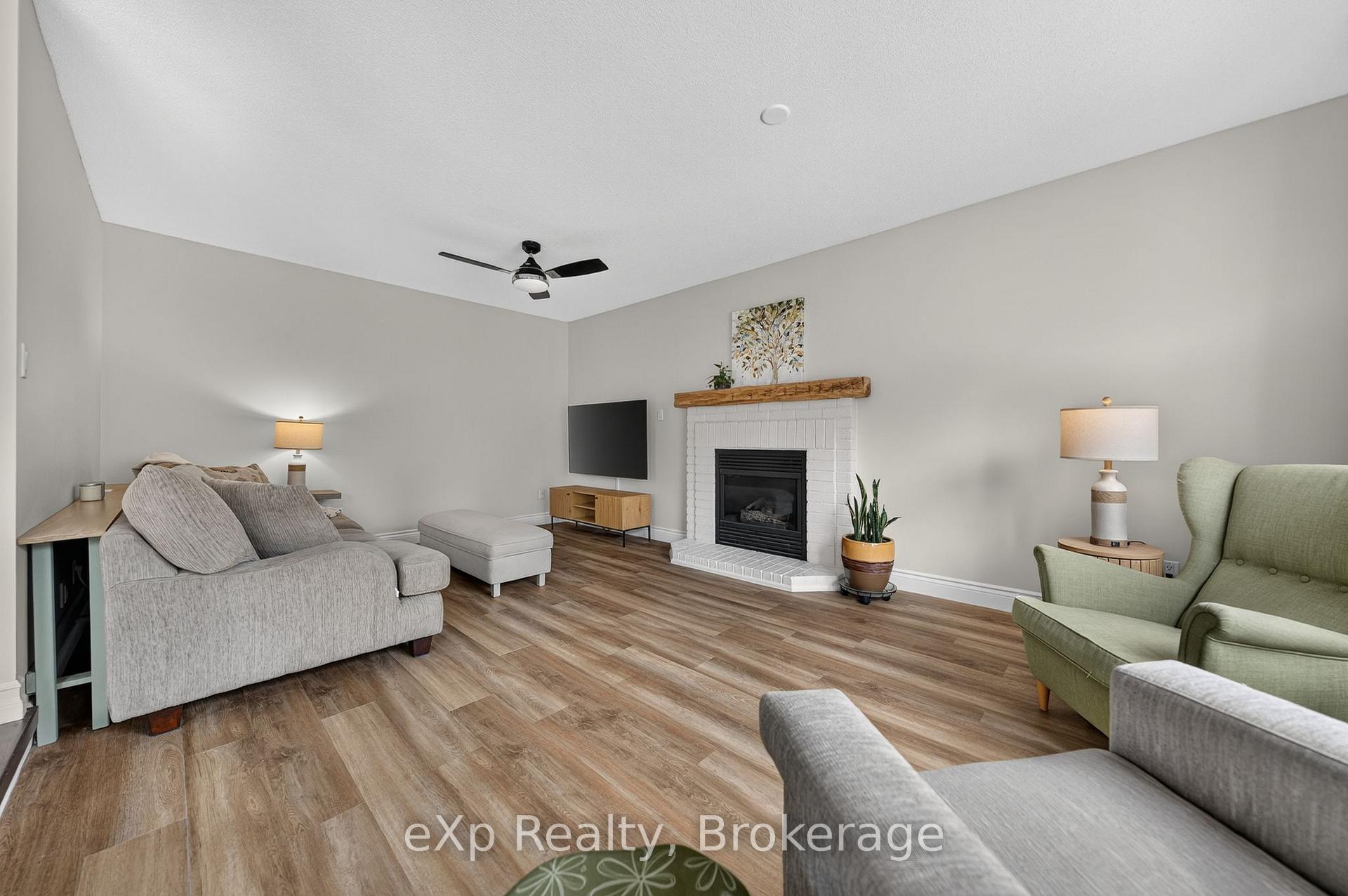 Photo 15 of 42 Pacific Place, Guelph, Dovercliffe Park/Old University — HOMEH