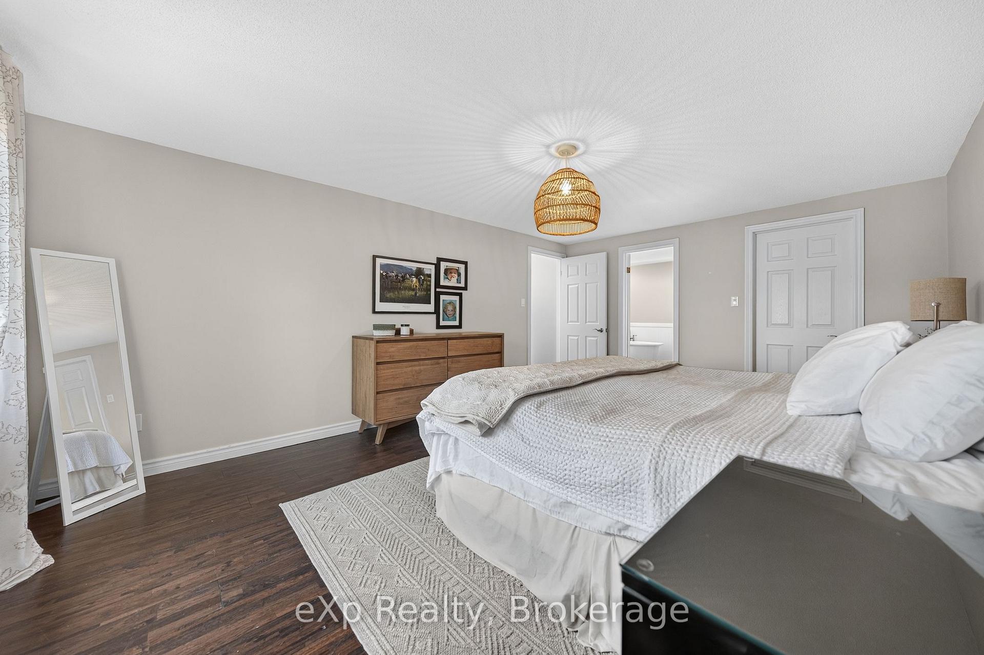 Photo 21 of 42 Pacific Place, Guelph, Dovercliffe Park/Old University — HOMEH