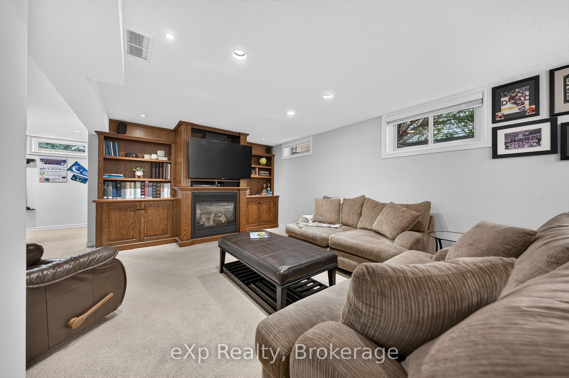 Photo 36 of 42 Pacific Place, Guelph, Dovercliffe Park/Old University — HOMEH