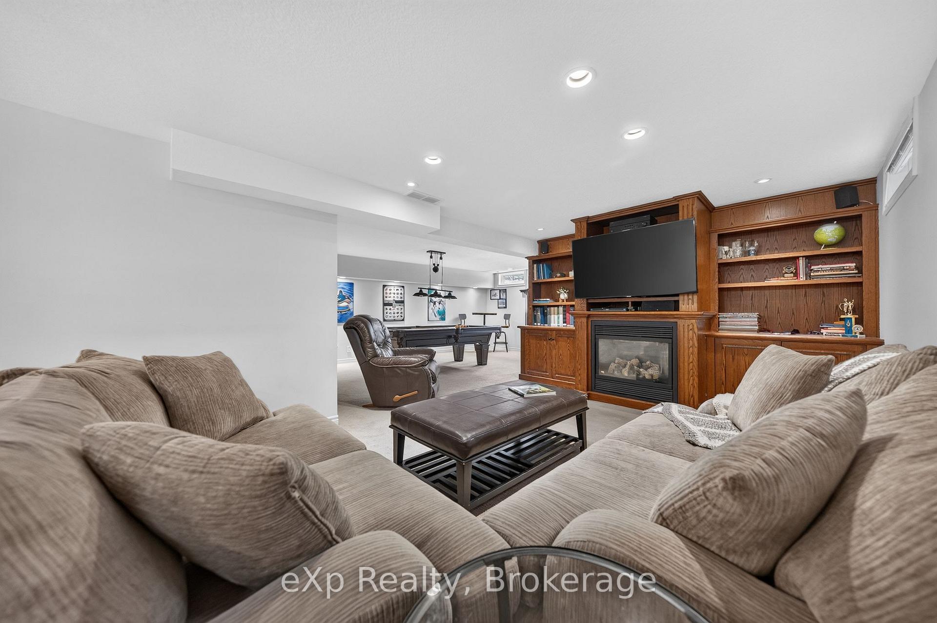 Photo 37 of 42 Pacific Place, Guelph, Dovercliffe Park/Old University — HOMEH