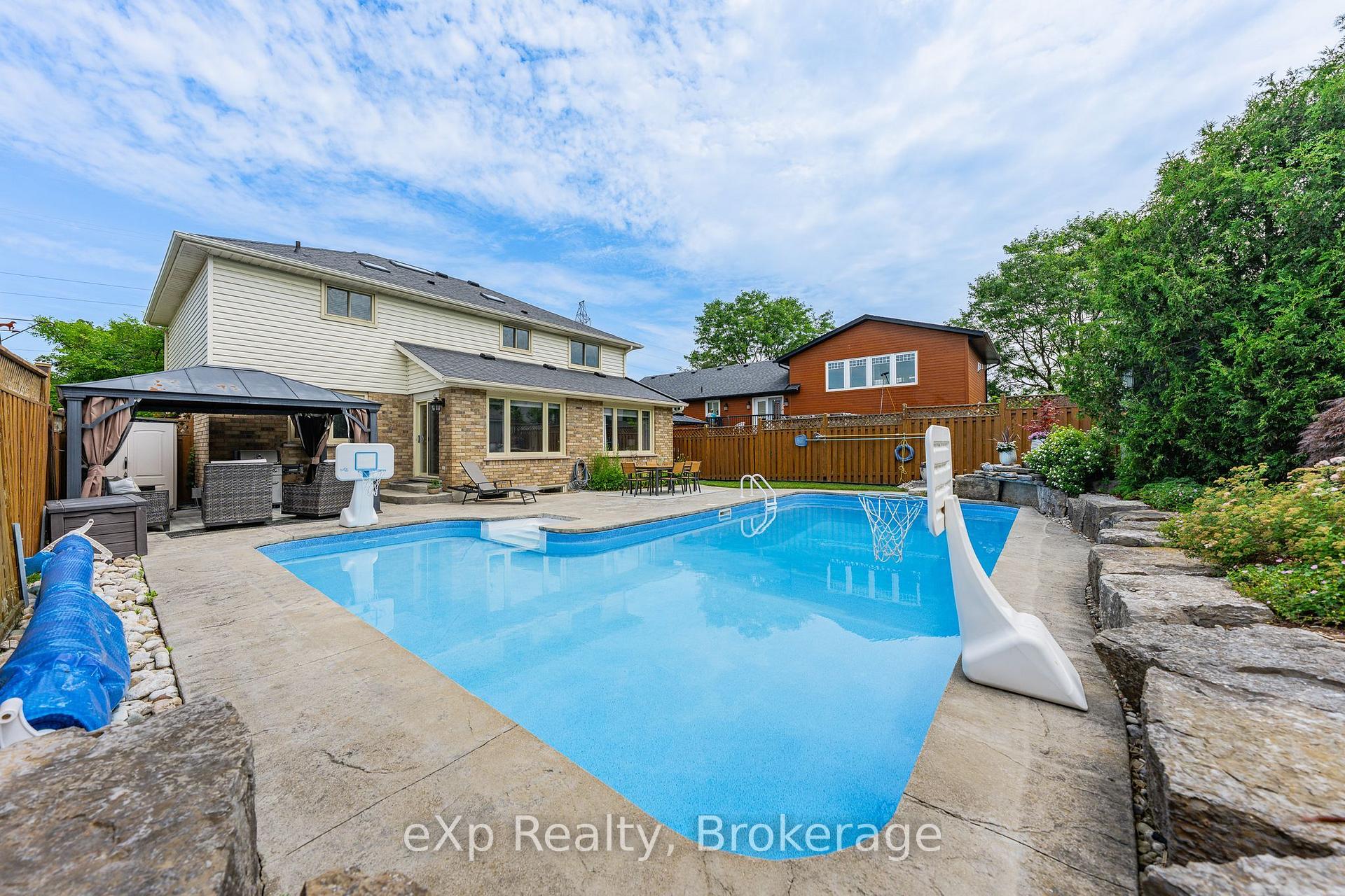 Photo 43 of 42 Pacific Place, Guelph, Dovercliffe Park/Old University — HOMEH