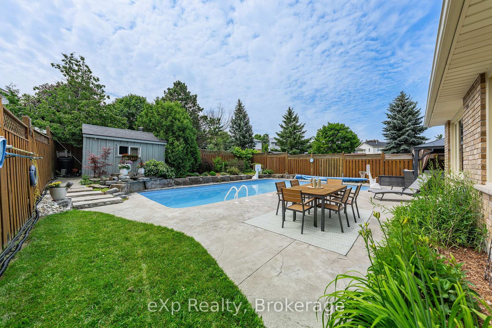 Photo 44 of 42 Pacific Place, Guelph, Dovercliffe Park/Old University — HOMEH