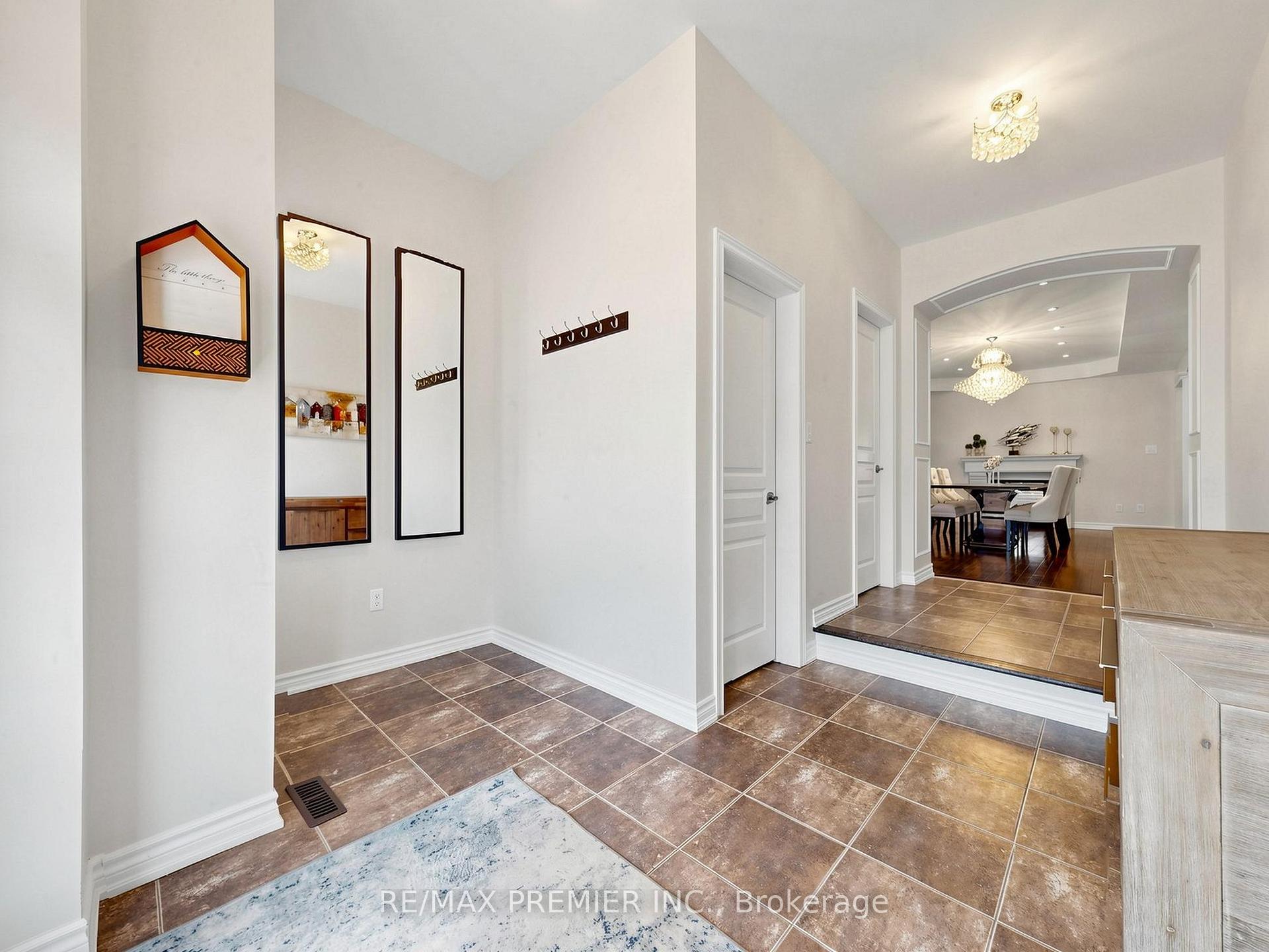 Photo 3 of 50 Ascalon Drive, Vaughan, Patterson — HOMEH