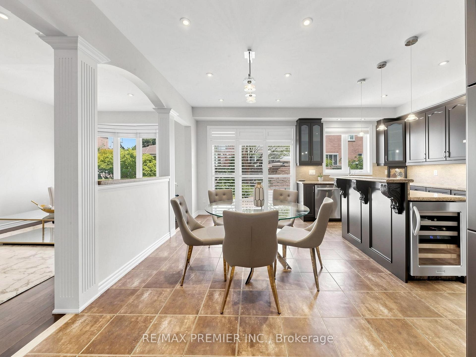 Photo 7 of 50 Ascalon Drive, Vaughan, Patterson — HOMEH