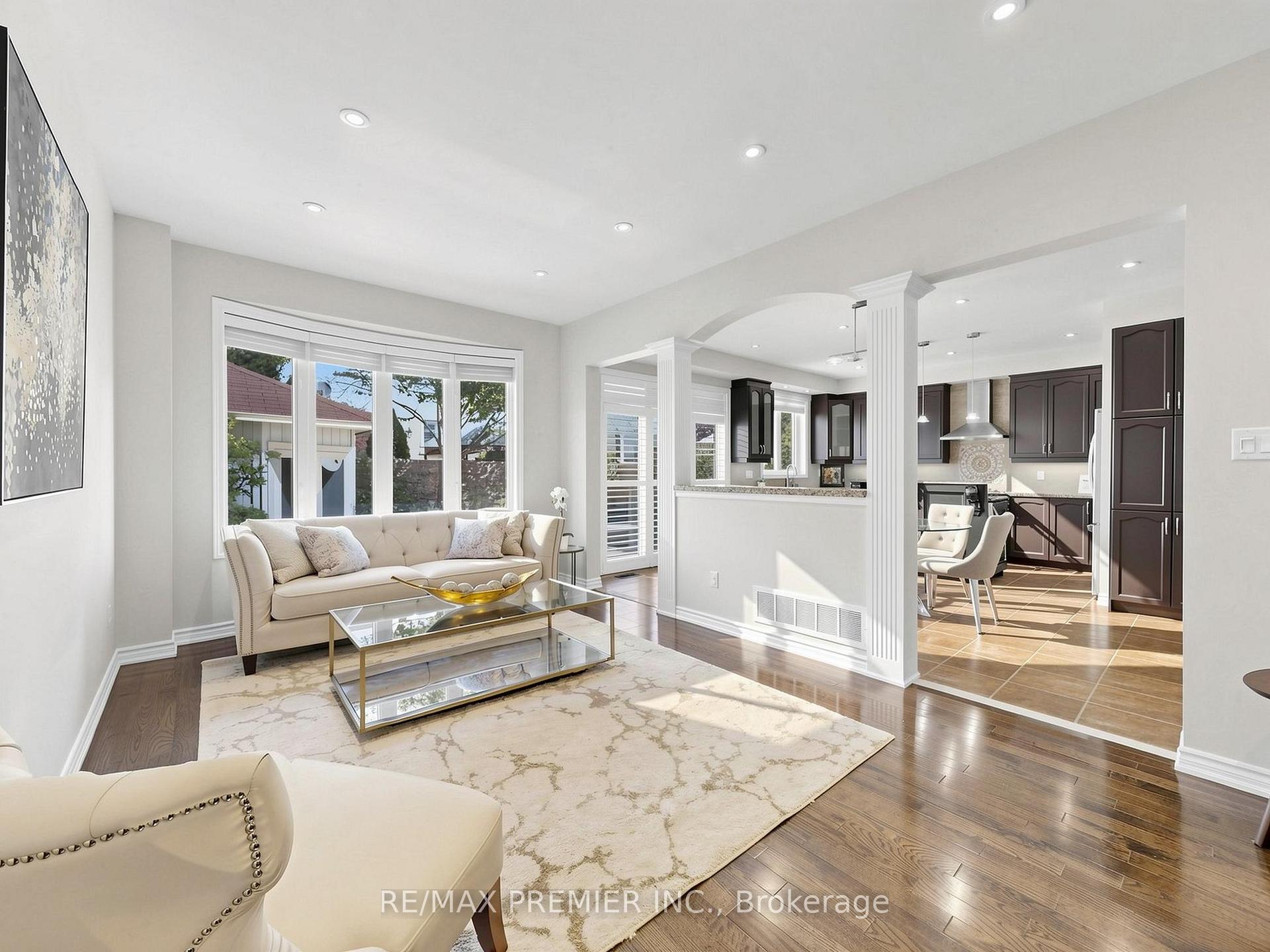 Photo 8 of 50 Ascalon Drive, Vaughan, Patterson — HOMEH