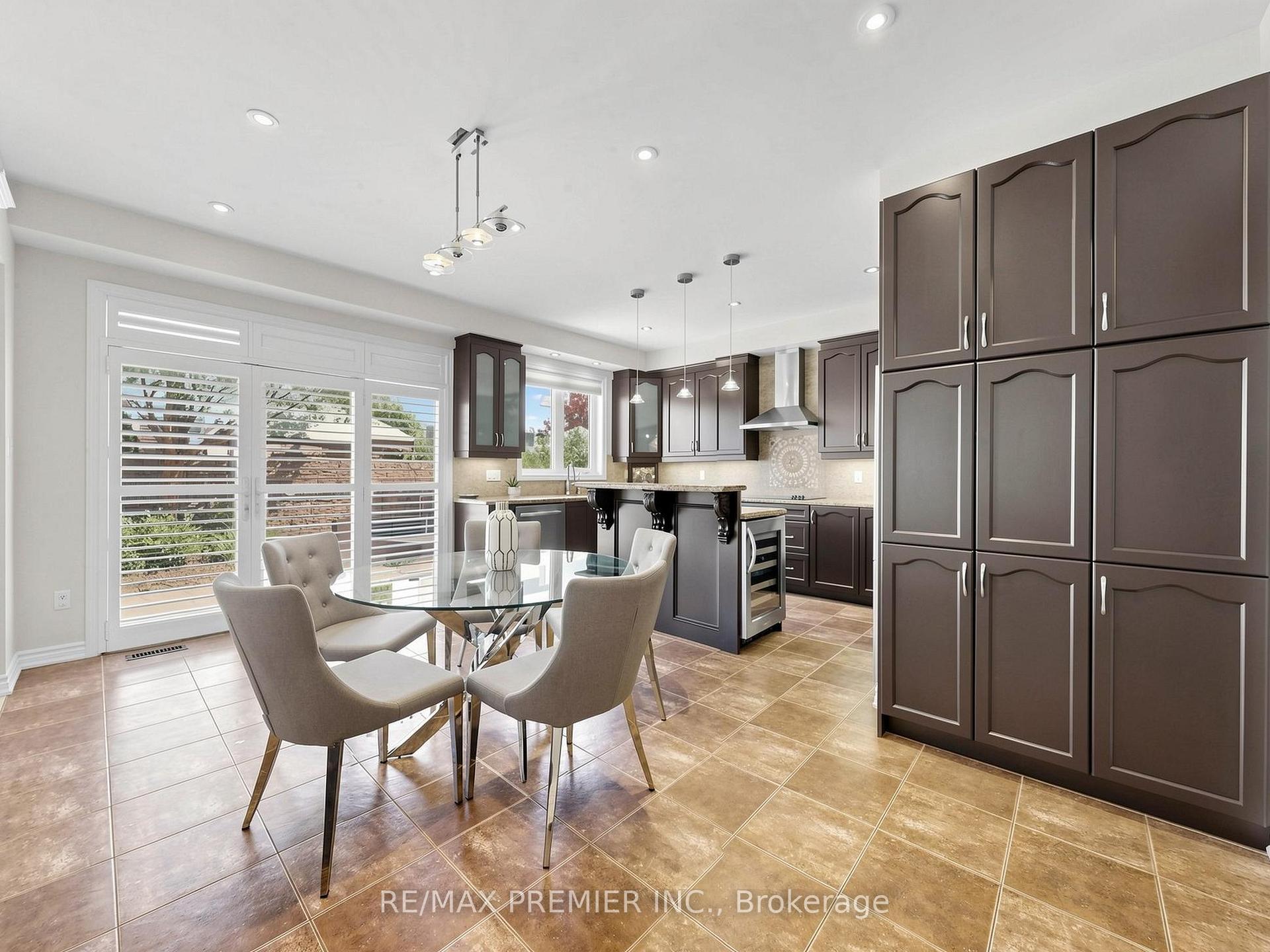 Photo 10 of 50 Ascalon Drive, Vaughan, Patterson — HOMEH