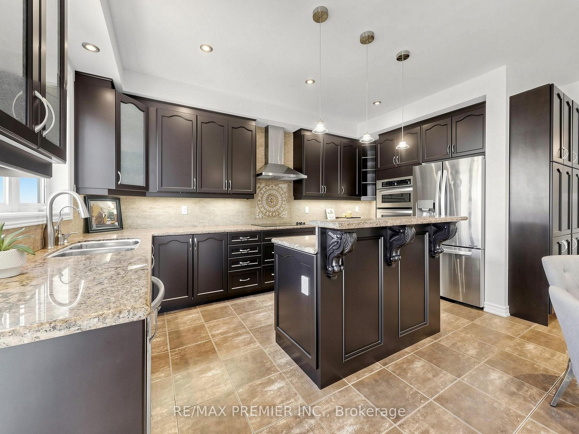 Photo 12 of 50 Ascalon Drive, Vaughan, Patterson — HOMEH