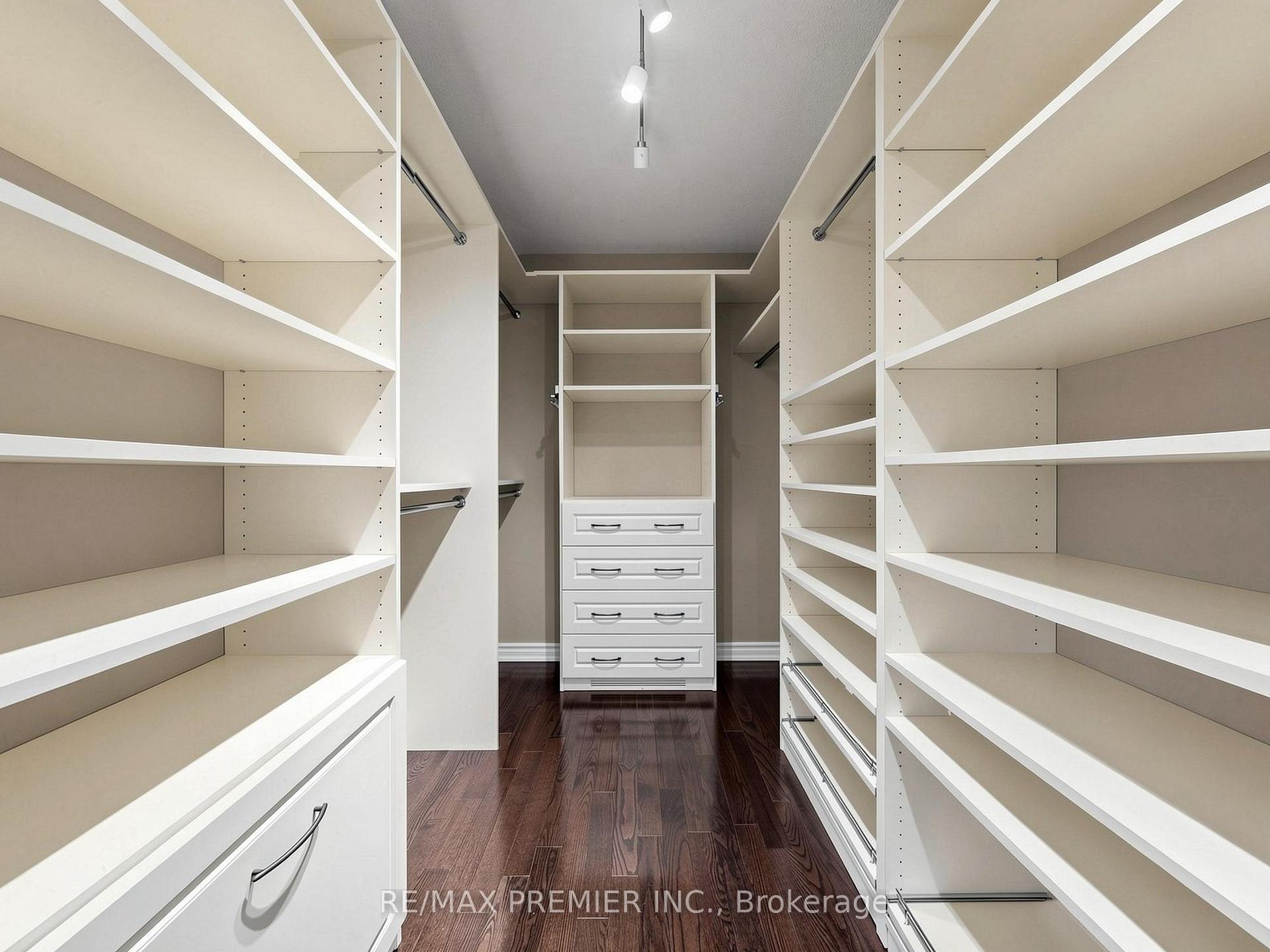 Photo 22 of 50 Ascalon Drive, Vaughan, Patterson — HOMEH