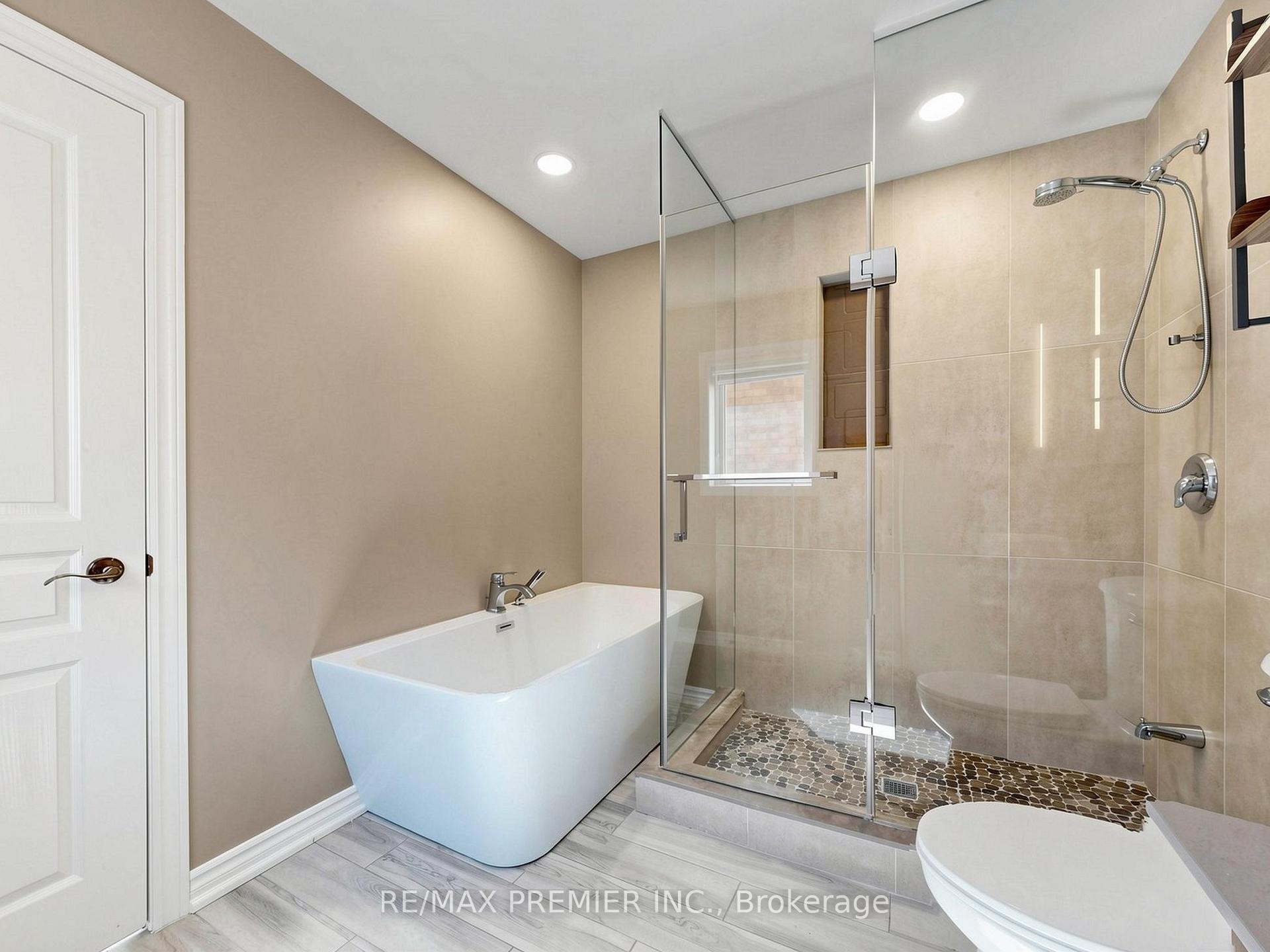 Photo 30 of 50 Ascalon Drive, Vaughan, Patterson — HOMEH