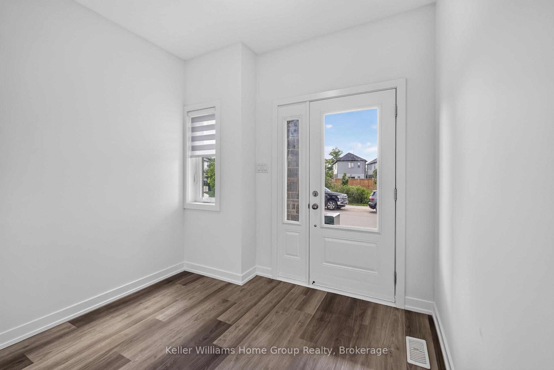 Photo 3 of 23 Ferris Circle, Guelph, Clairfields/Hanlon Business Park — HOMEH