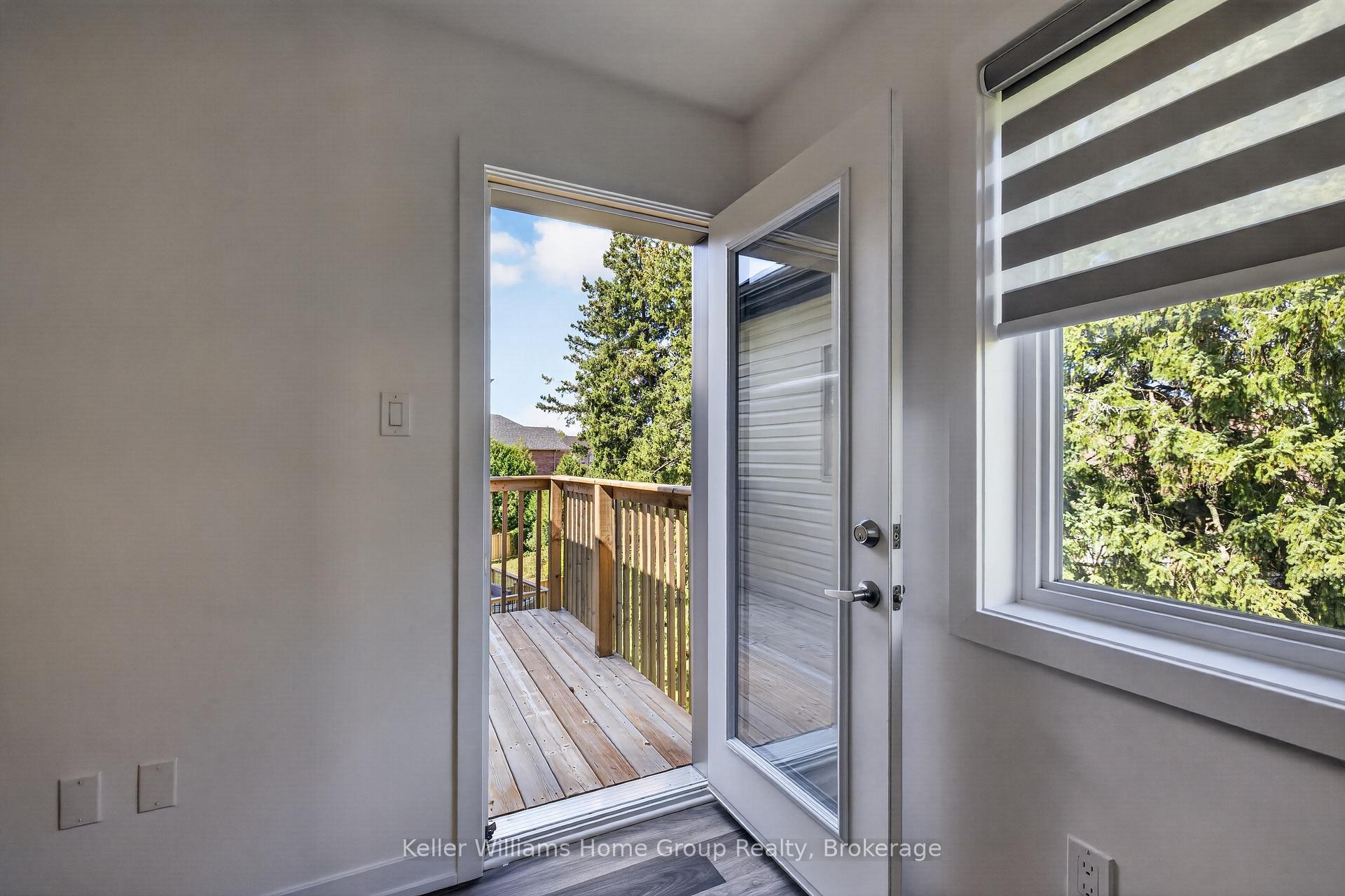 Photo 19 of 23 Ferris Circle, Guelph, Clairfields/Hanlon Business Park — HOMEH